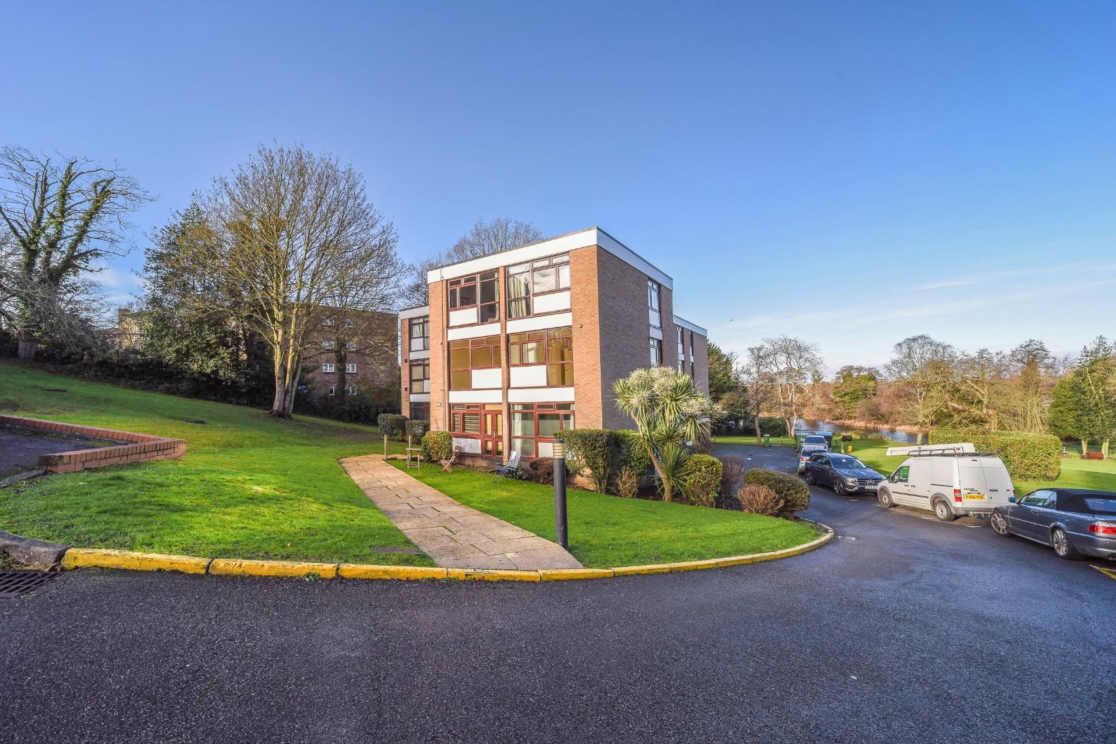 Free property report 33 Beechcroft Manor, Weybridge, KT13 9NZ Chimnie