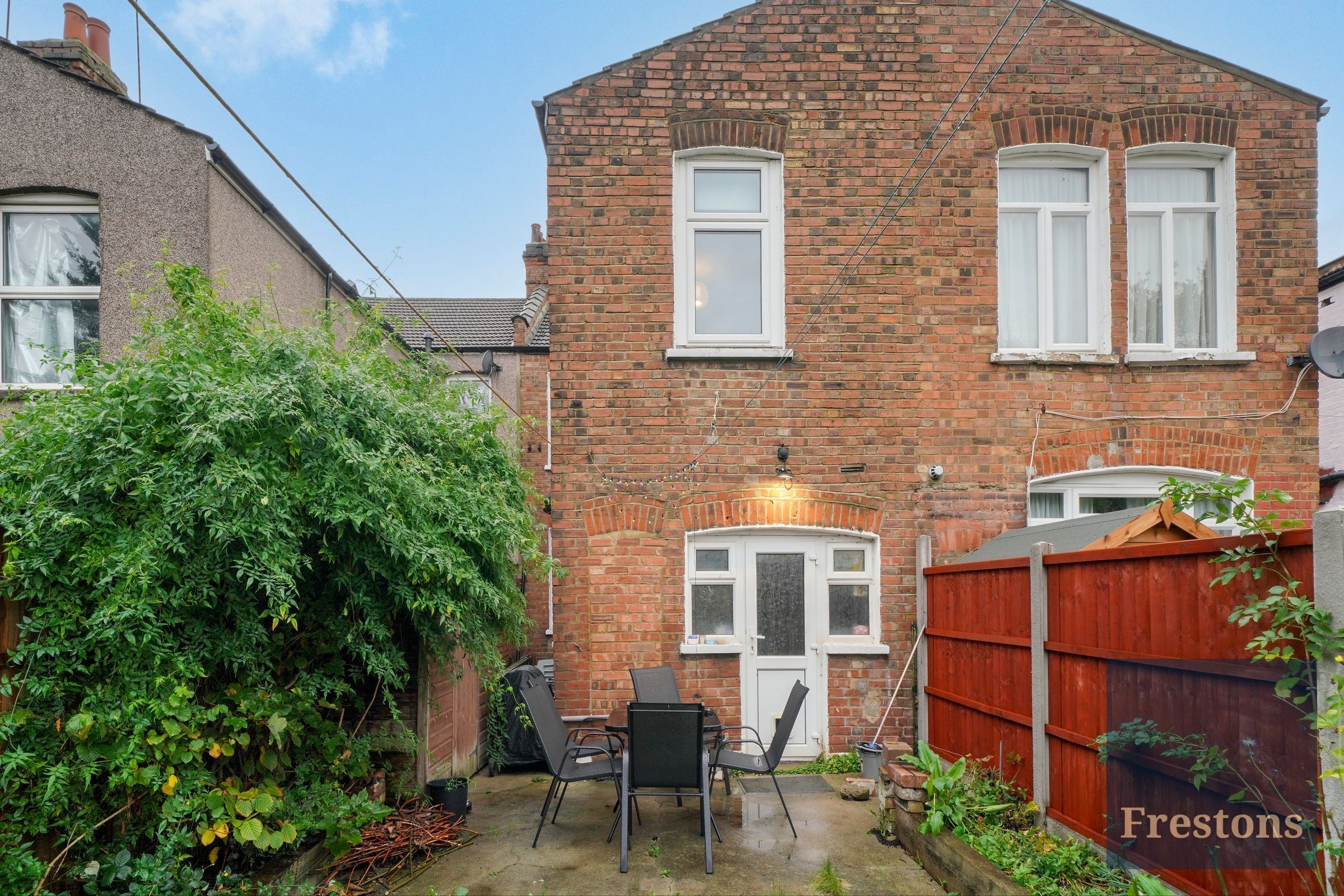 78 Gloucester Gardens, Barnet photo 4