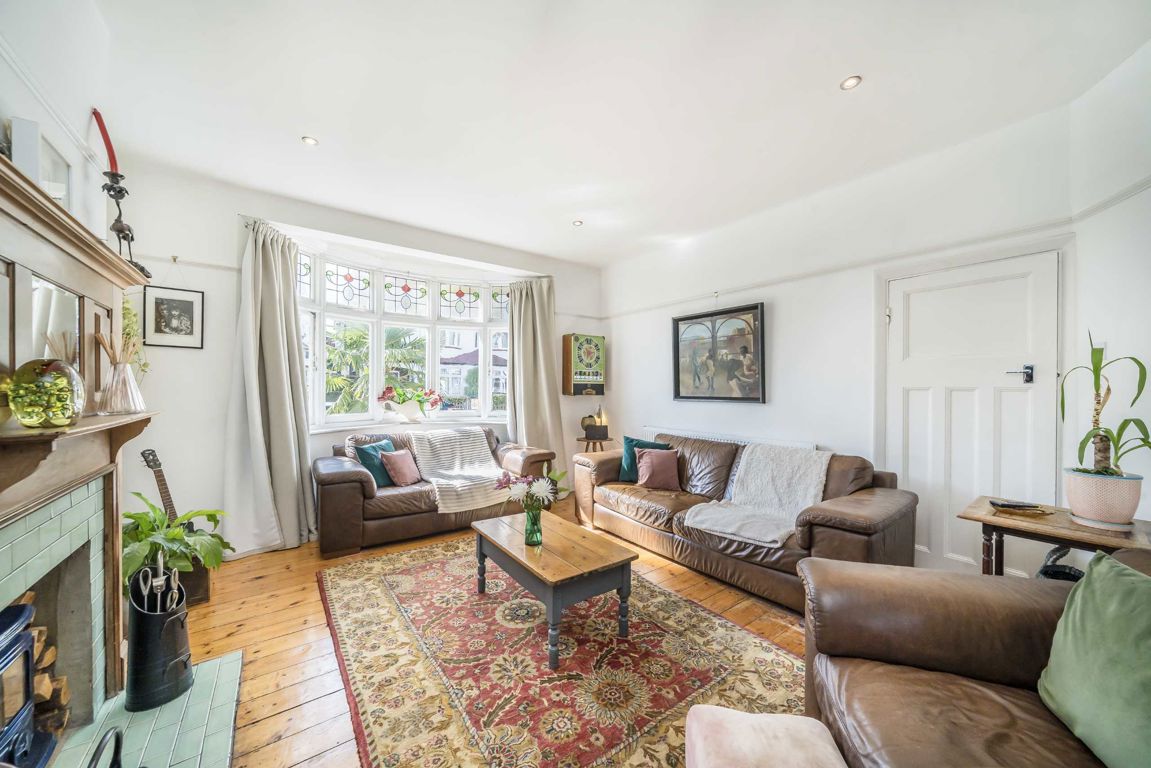 5 bedroom property for sale 0