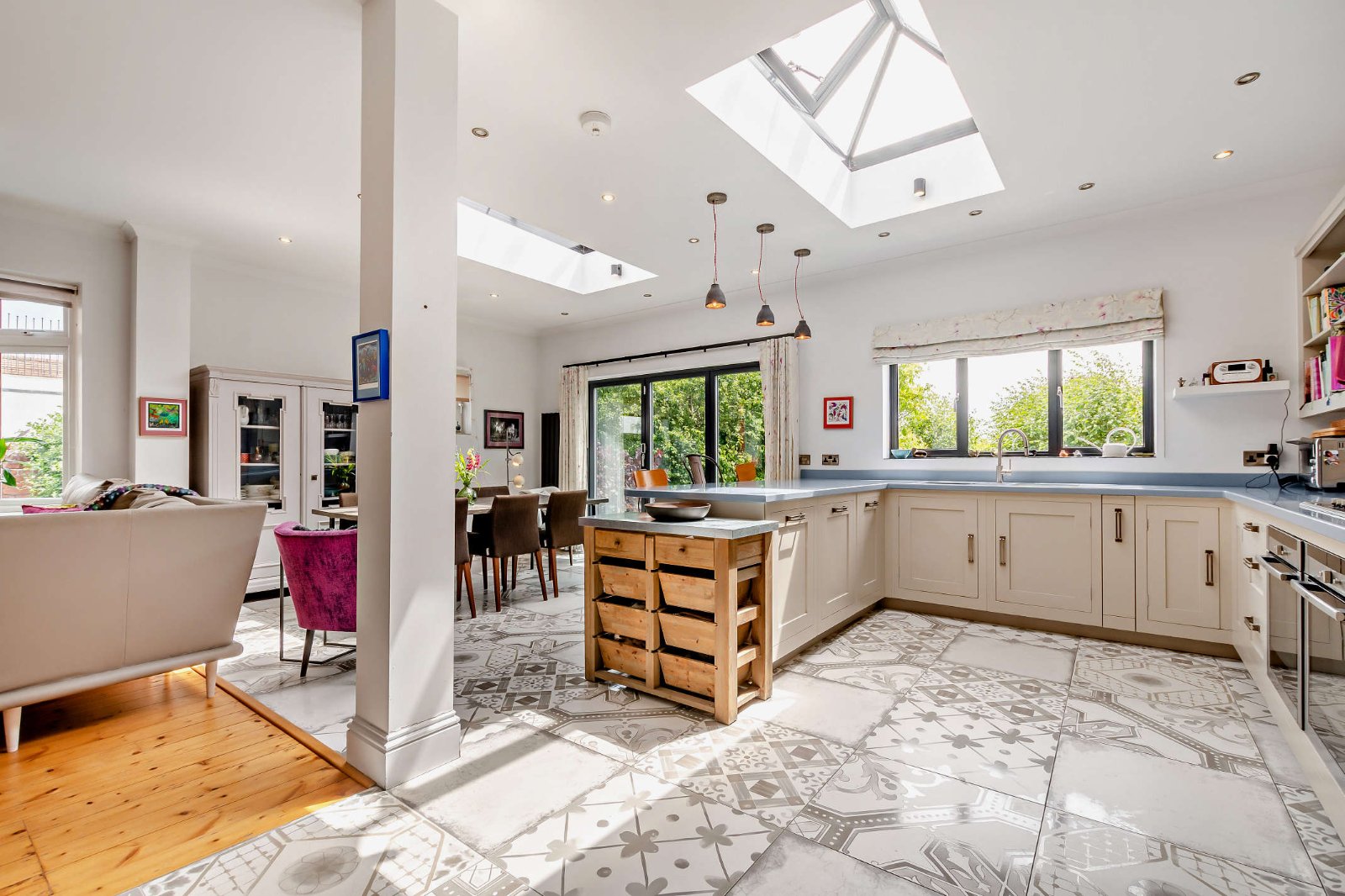 5 bedroom detached house for sale 0