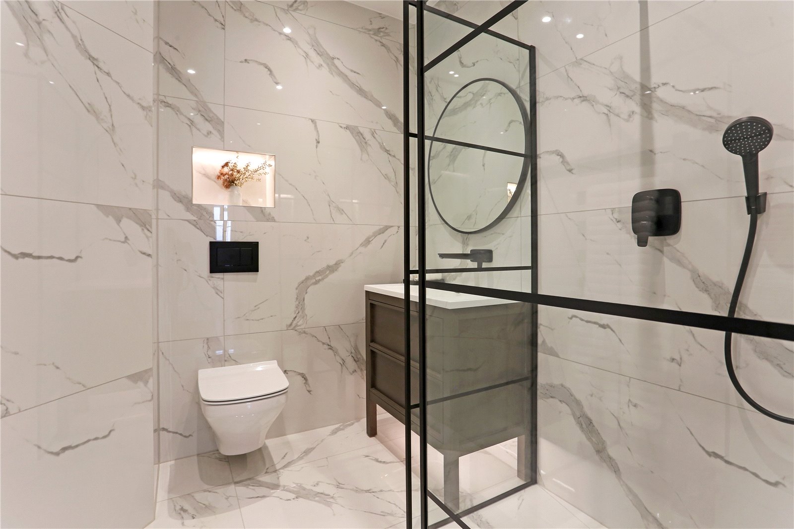 Photos of Eastbury Avenue, Northwood, Middlesex HA6 61660397