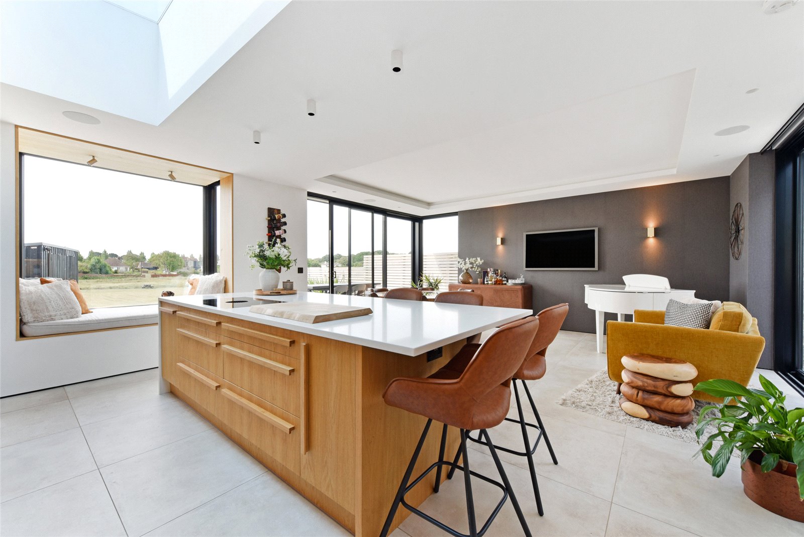 3 bedroom detached house for sale 0