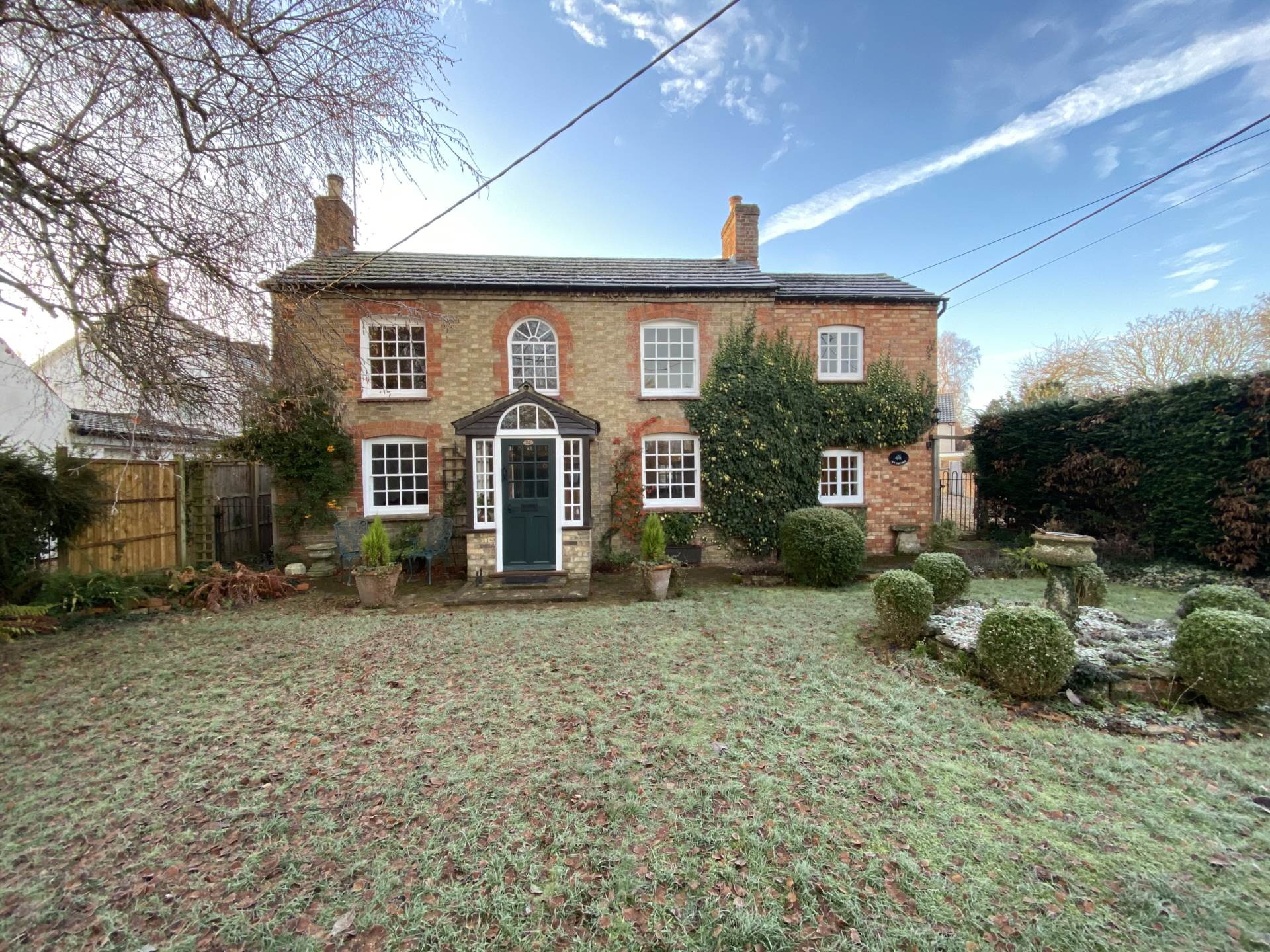 Ivy Cottage, The Green, Stoke Hammond photo 2