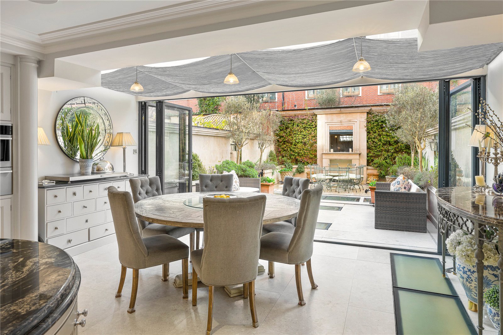 6 bedroom terraced house for sale 0