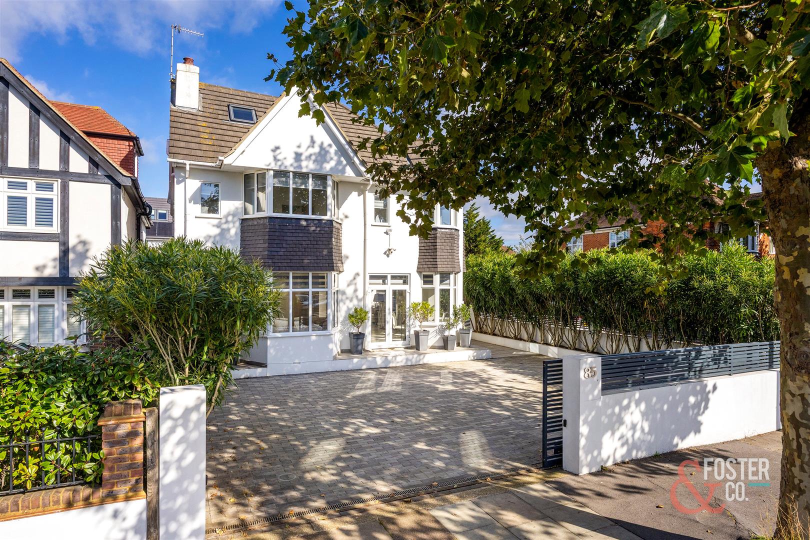 5 bedroom detached house for sale 0