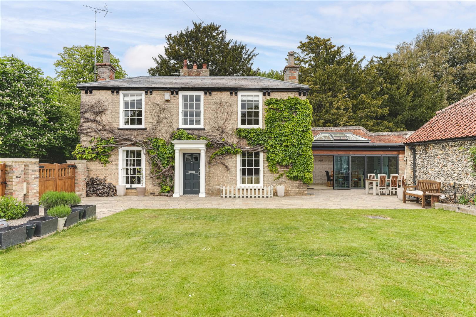 4-bed house on 2 Cotton End Road, £850,000
