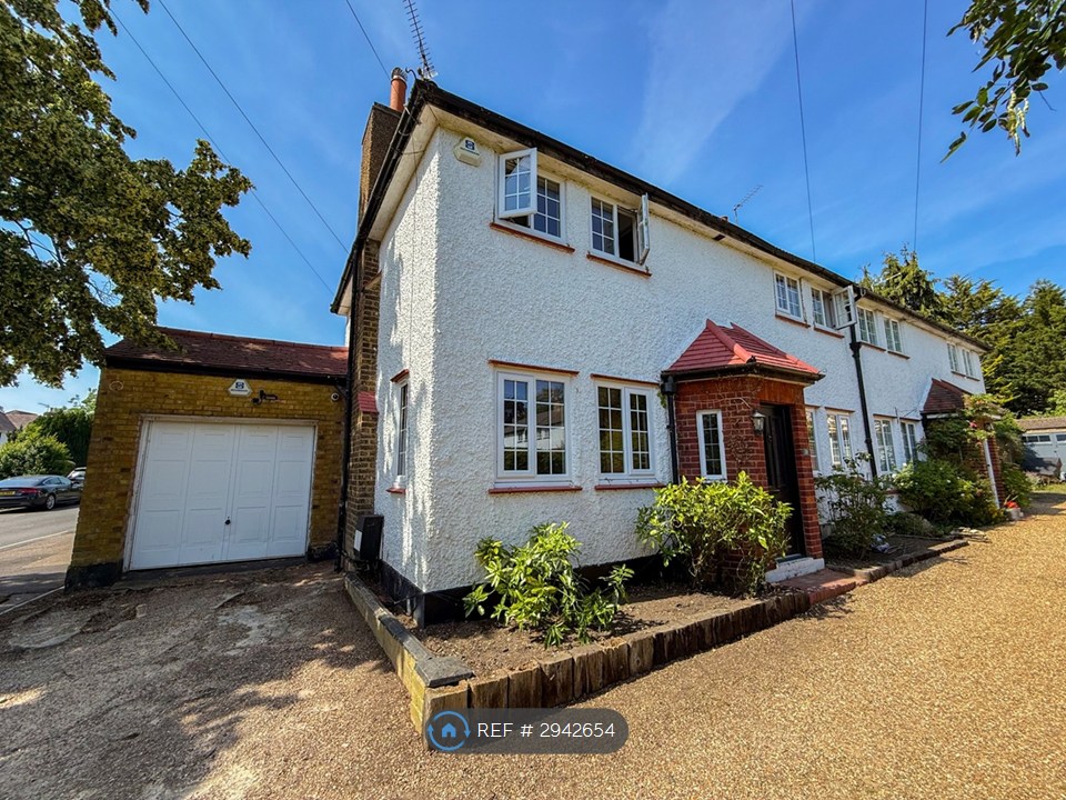 Heath Drive, Potters Bar photo 4