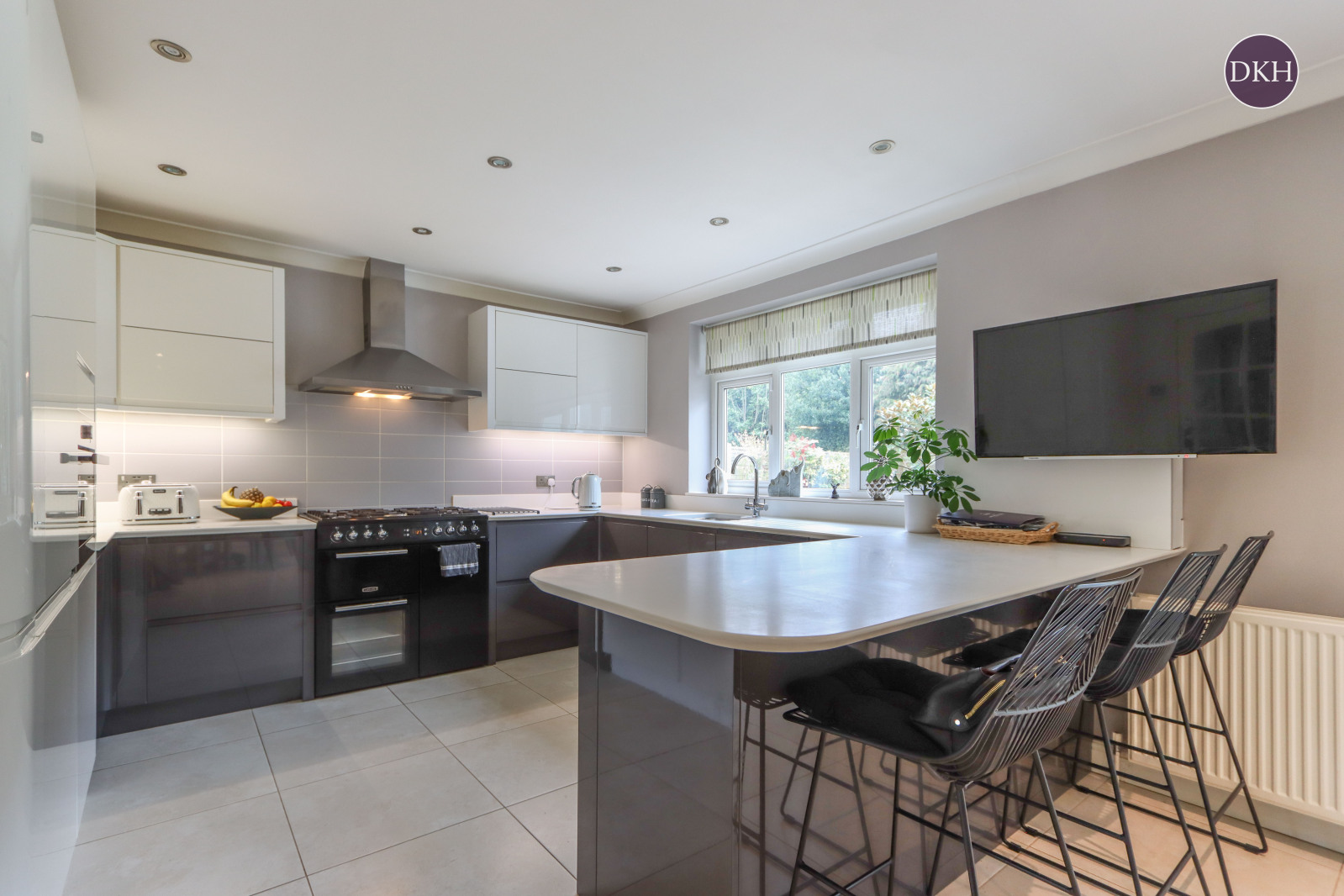 4 bedroom bungalow for sale 0