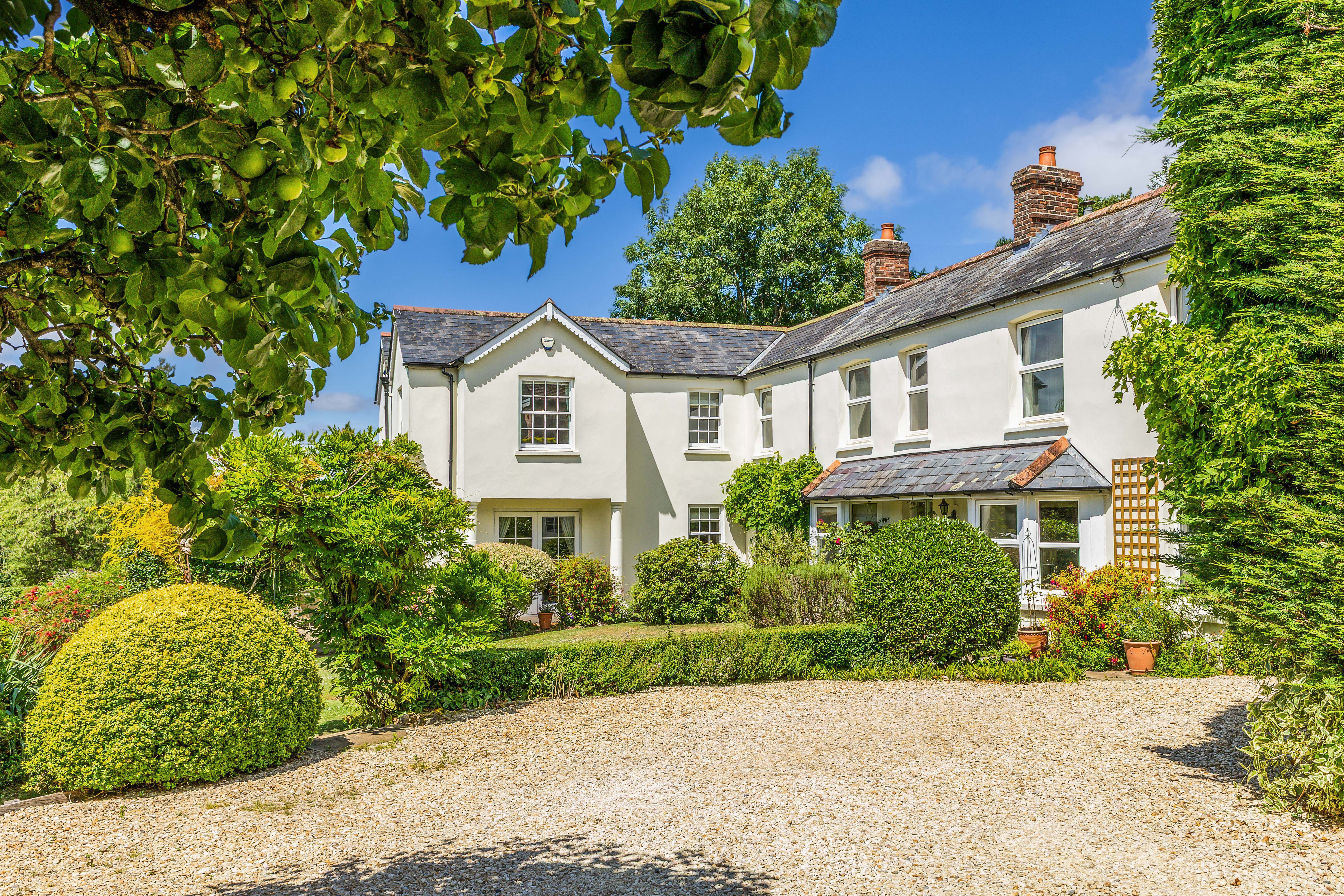 5 bedroom detached house for sale 0
