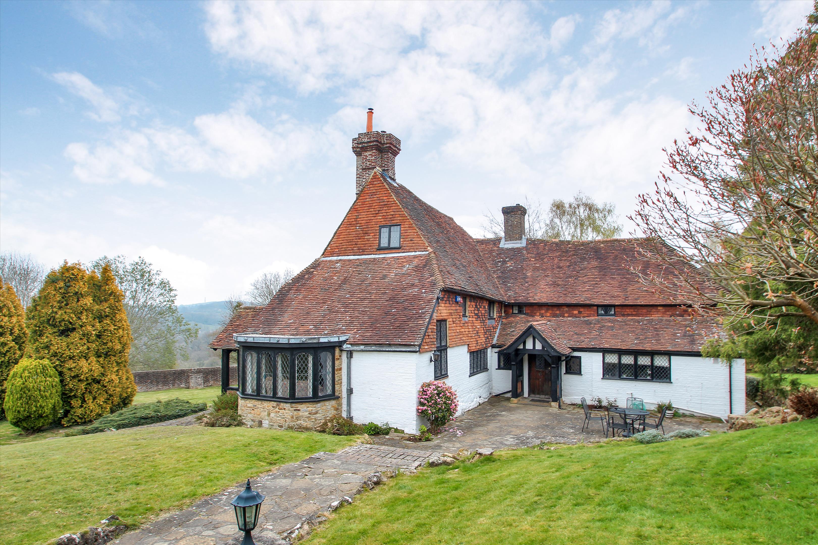 4 bedroom cottage for sale in Pennington Road, Tunbridge Wells, Kent TN4