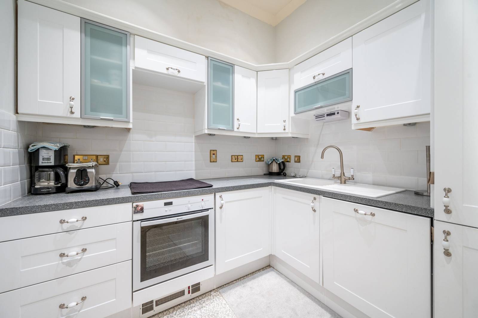 2 bedroom flat for sale 0