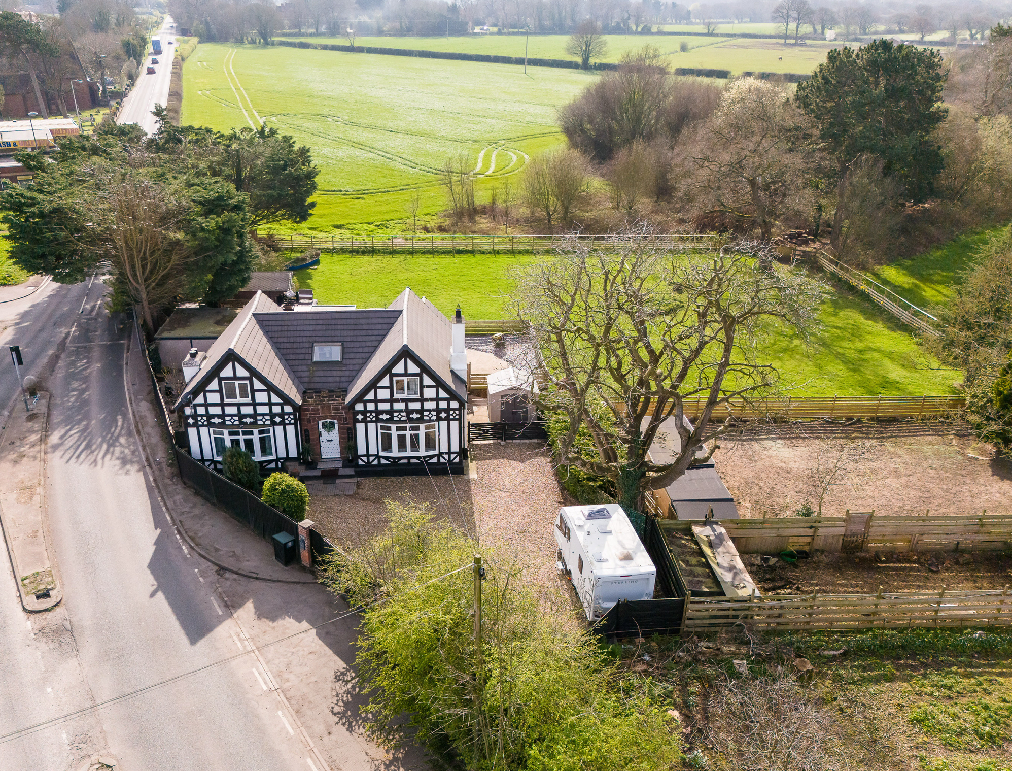 Hooton Chase Lodge, Welsh Road, Ellesmere Port photo 4