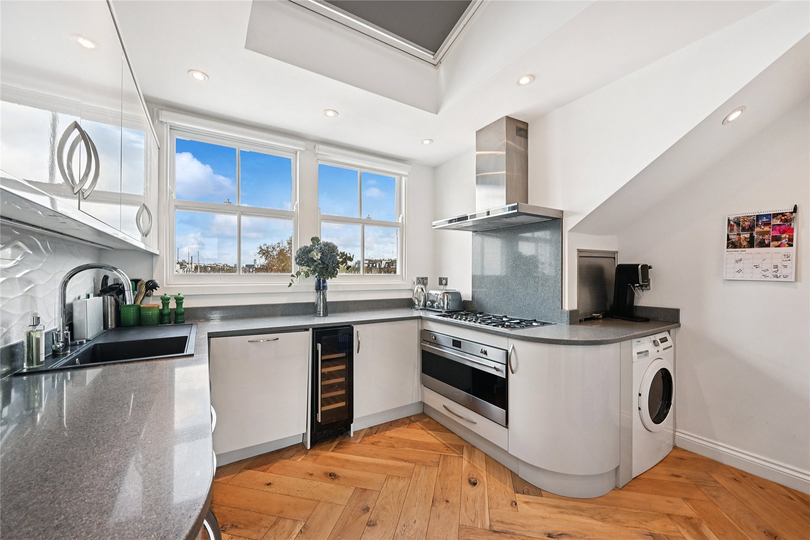 3 bedroom flat for sale 0