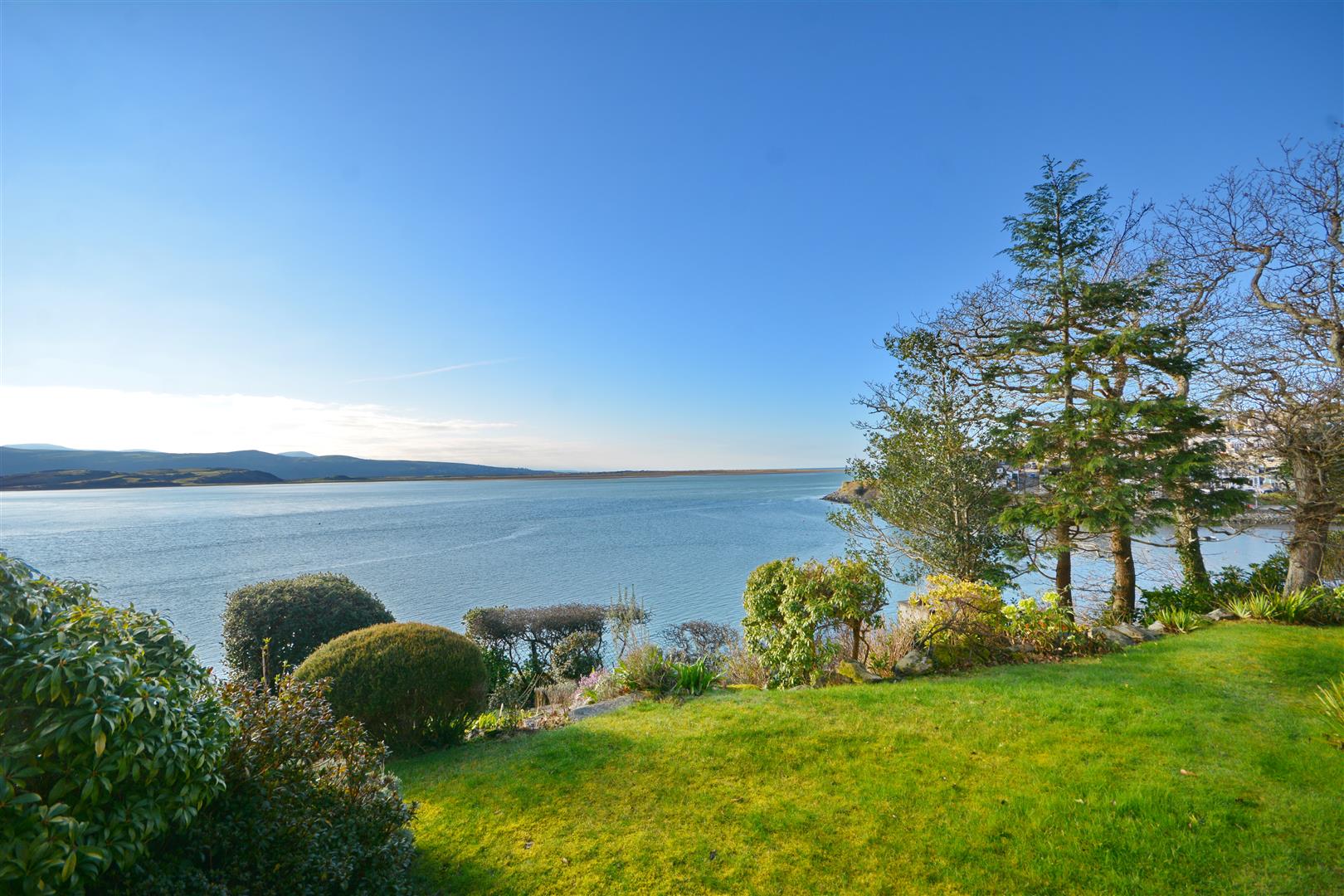 3 bedroom detached bungalow for sale 0