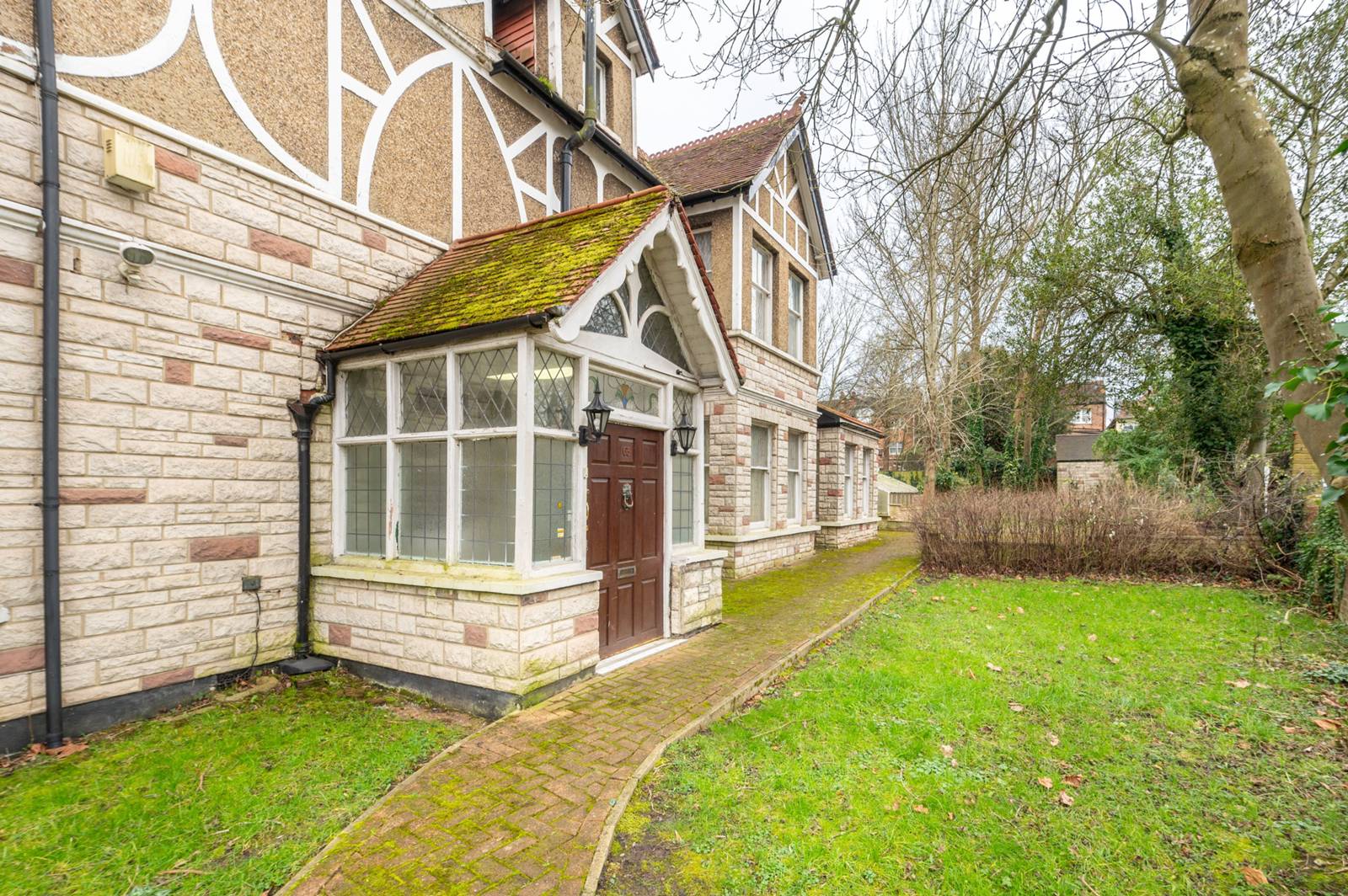 6 bedroom property for sale 0