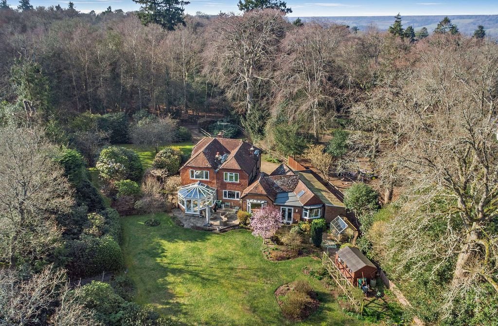 3 bedroom flat for sale in London