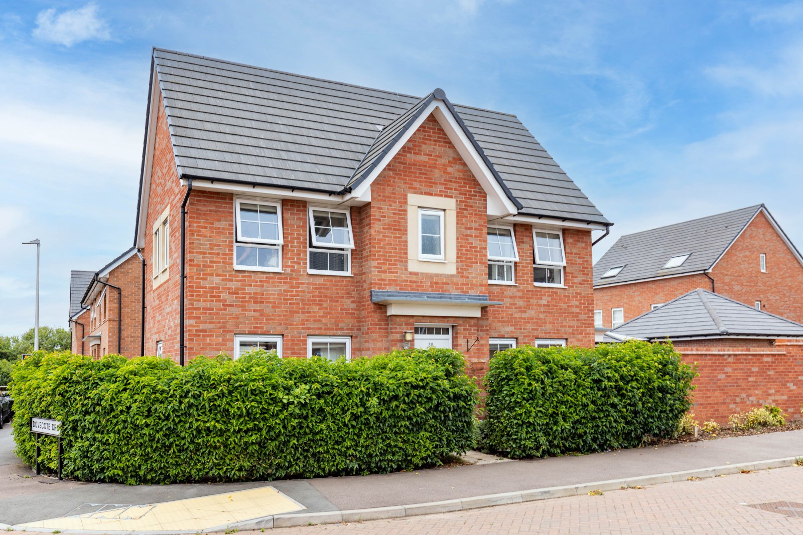 3-bed house on 38, Dovecote Drive, Warwickshire, £290,000
