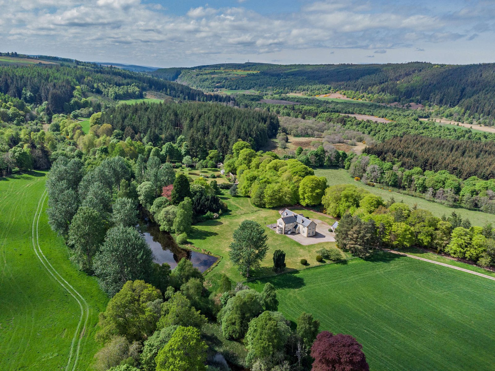 country house for sale 0