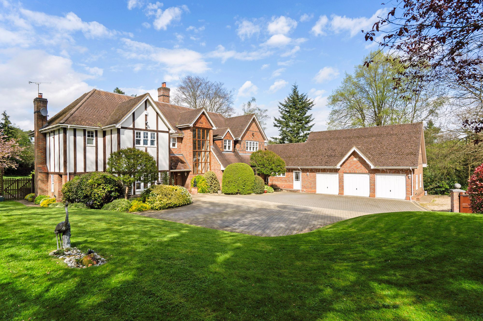 3 bedroom flat for sale