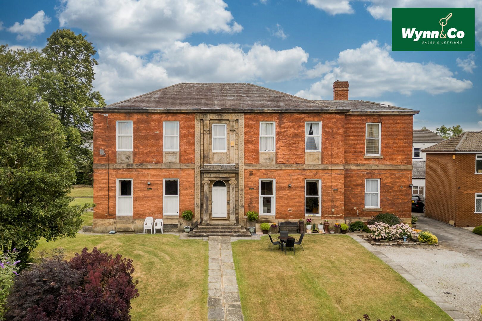 12 bedroom detached house for sale 0