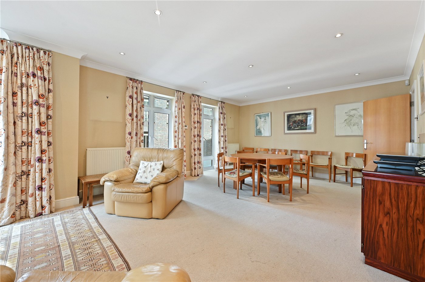 3 bedroom flat for sale 0