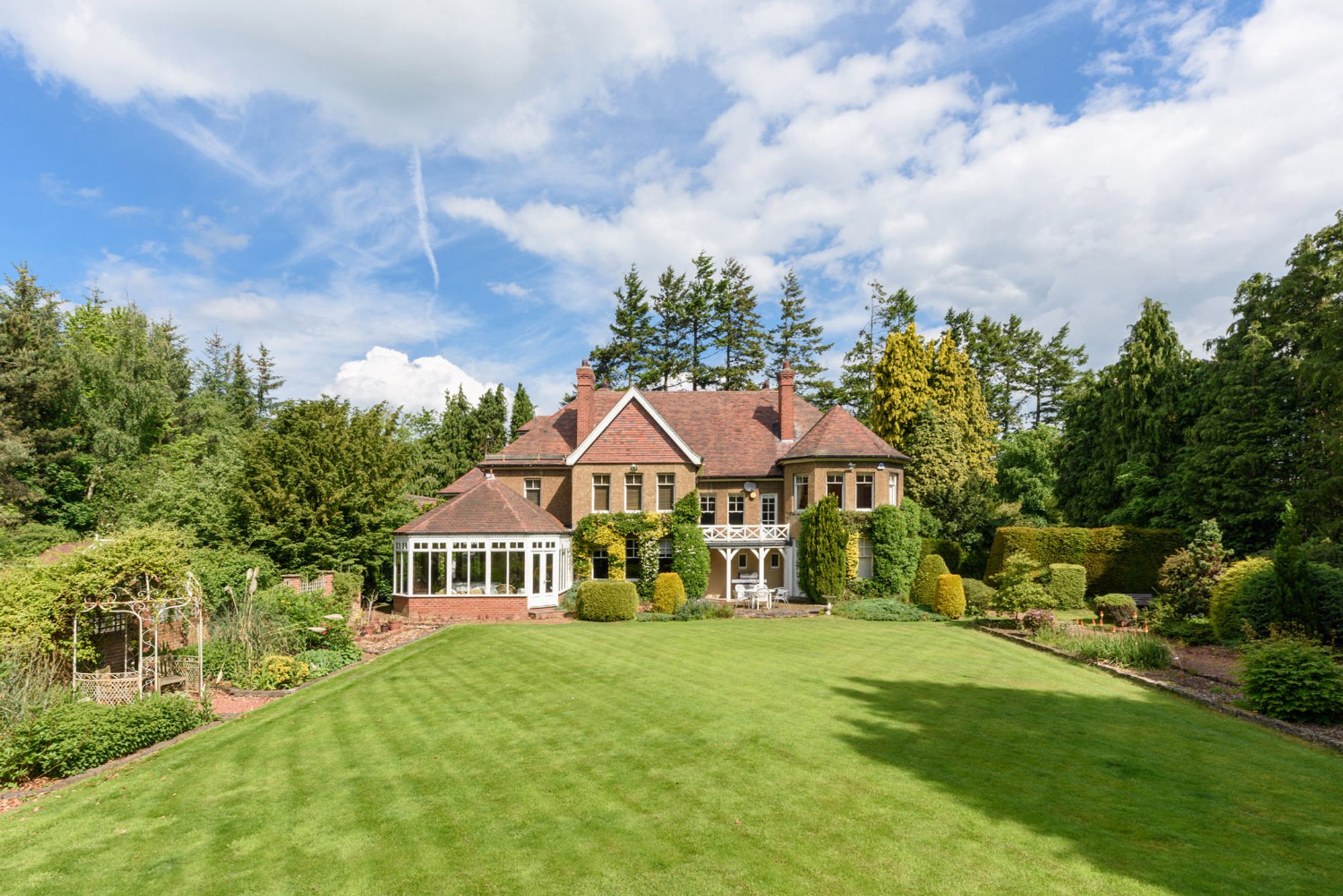 7 bedroom detached house for sale 0