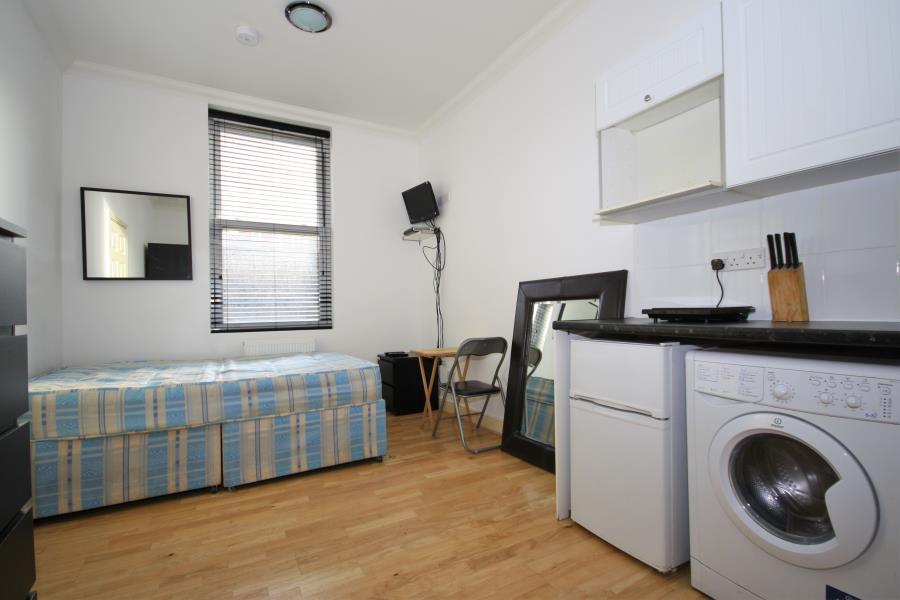 Free property report Flat 1, 32 Greenwich High Road, Greenwich, SE10