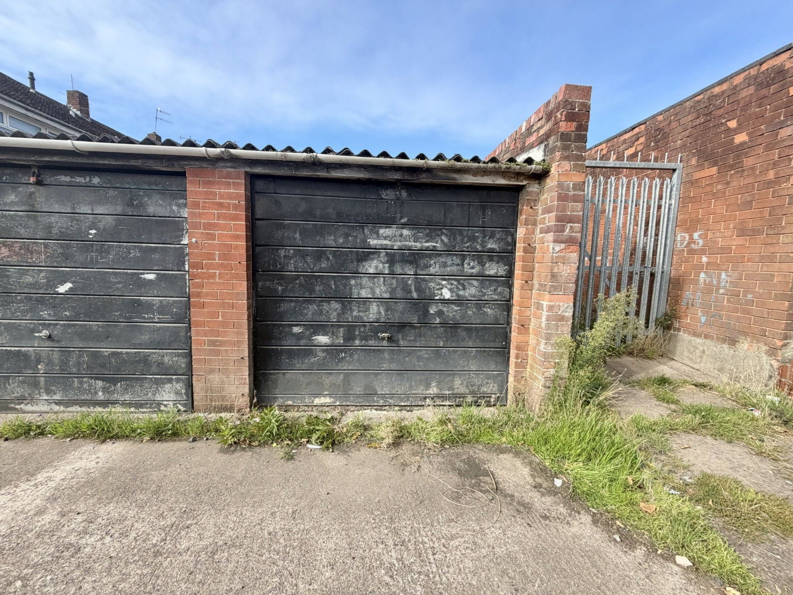 Garage at 9, Winding Mill South, Brierley Hill photo 4