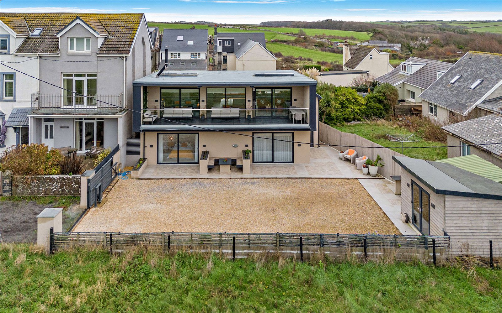 4 bedroom detached house for sale 0