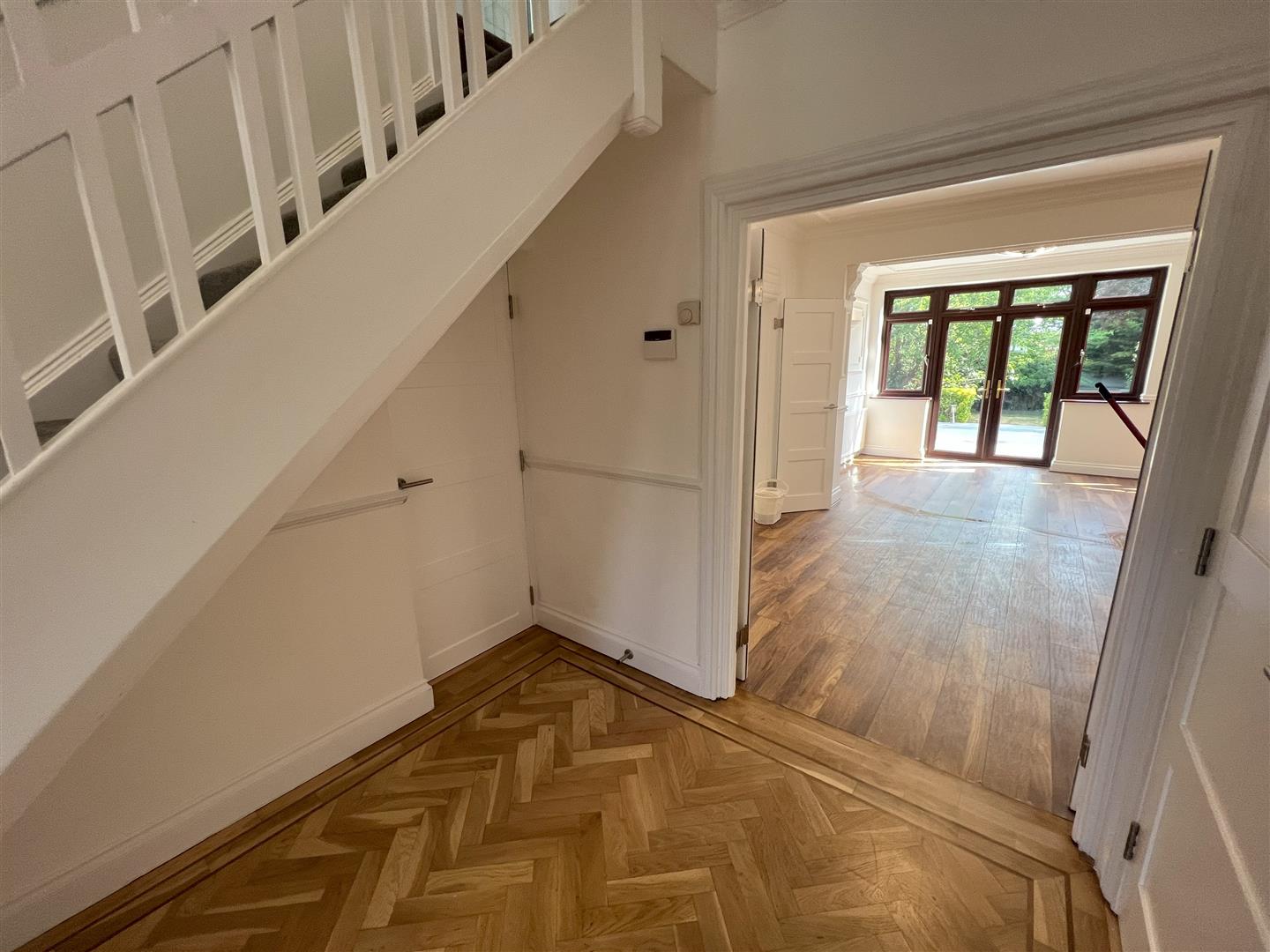 5 bedroom semi-detached house for sale 0