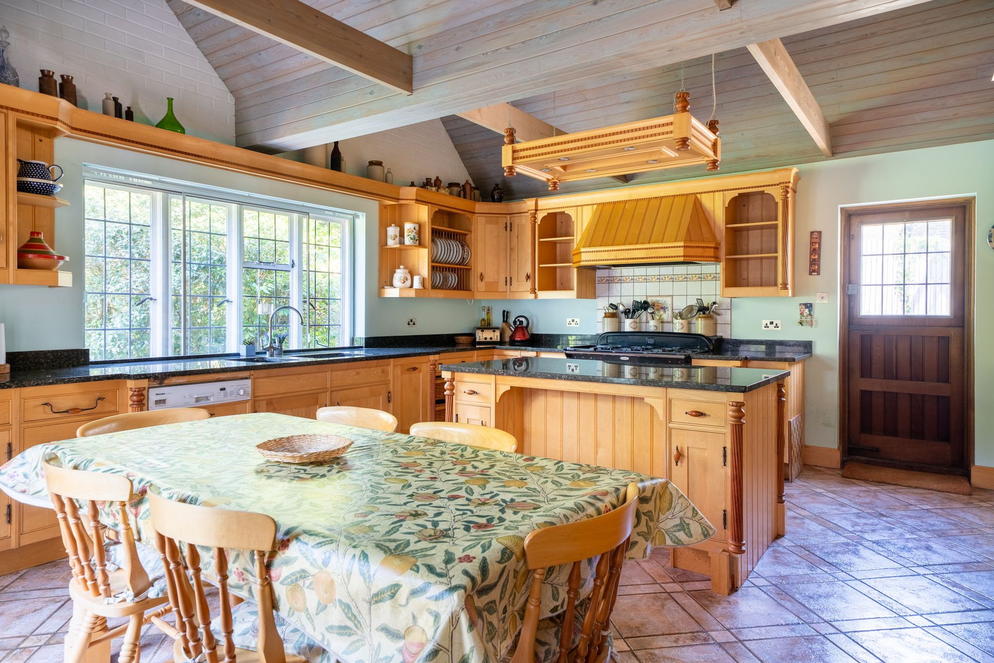 4 bedroom detached house for sale 0