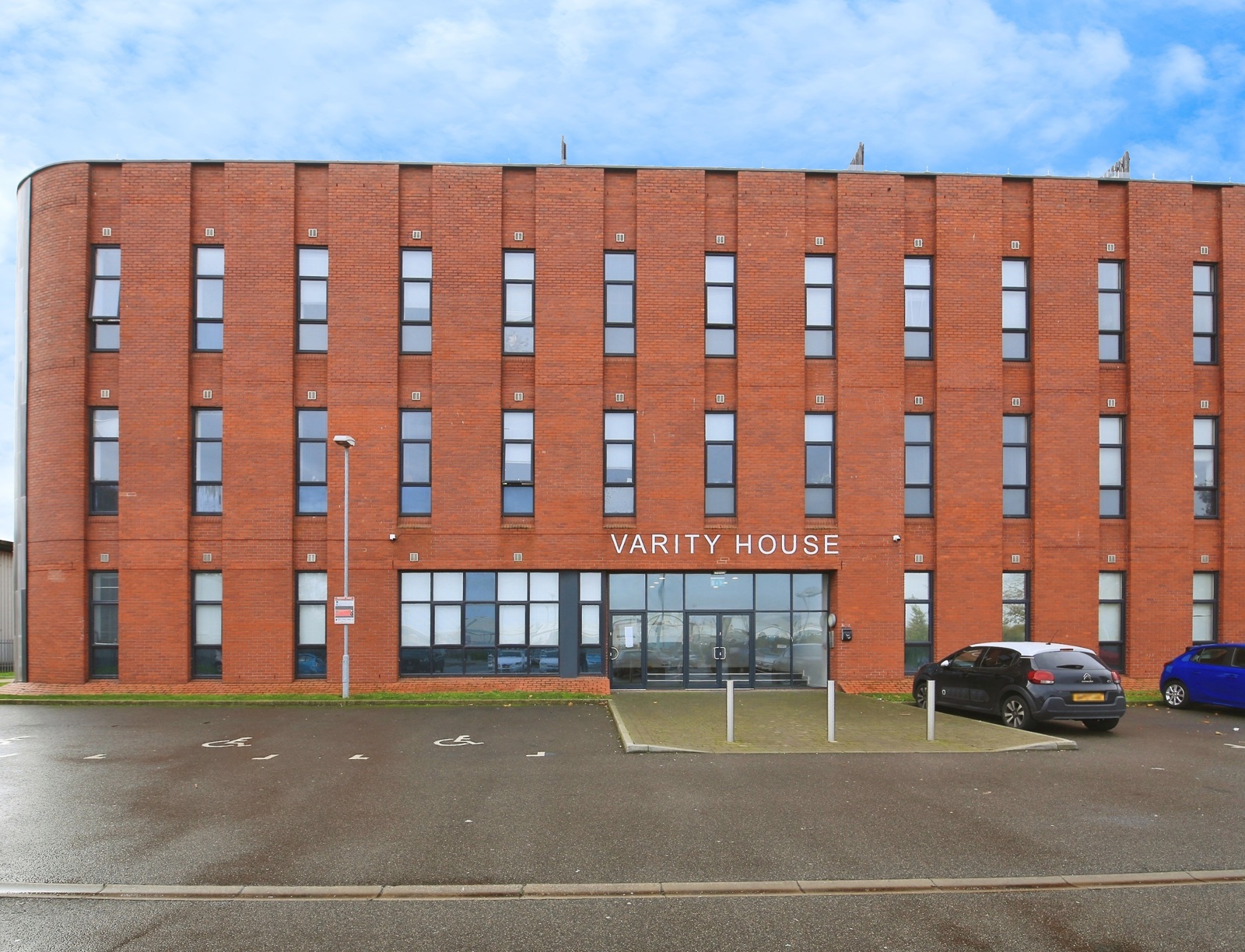 2-bed flat on 11 Varity House,, Vicarage Farm Road, Cambridgeshire, £100,000
