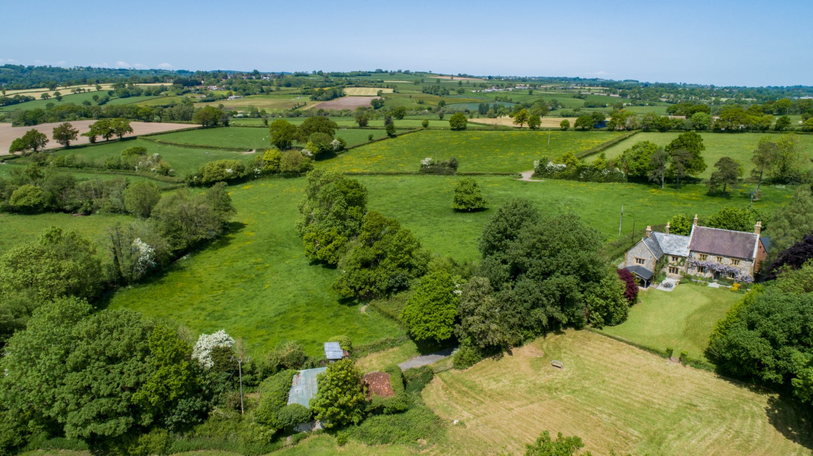 8 bedroom detached house for sale 0