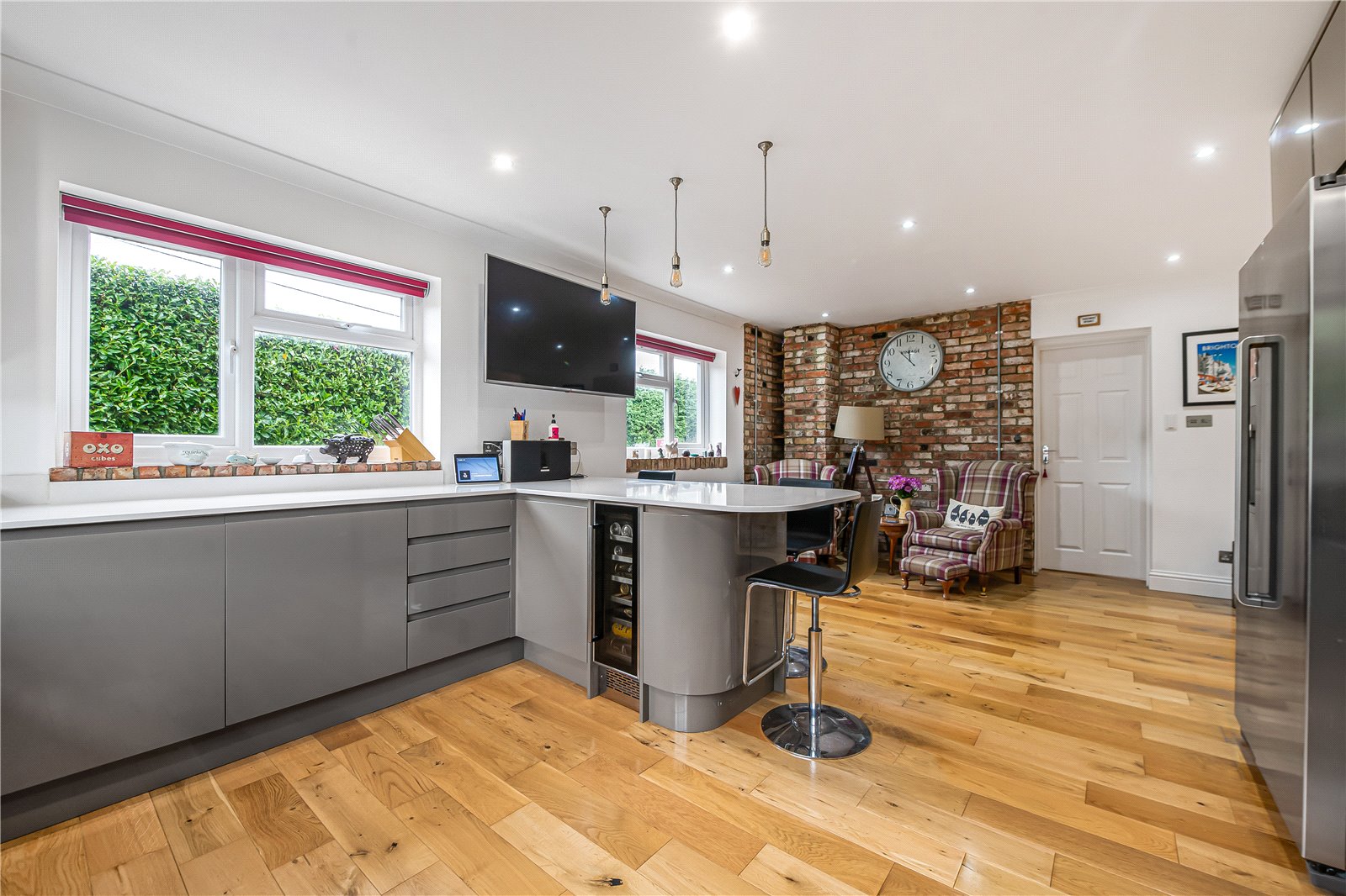 5 bedroom detached house for sale 0