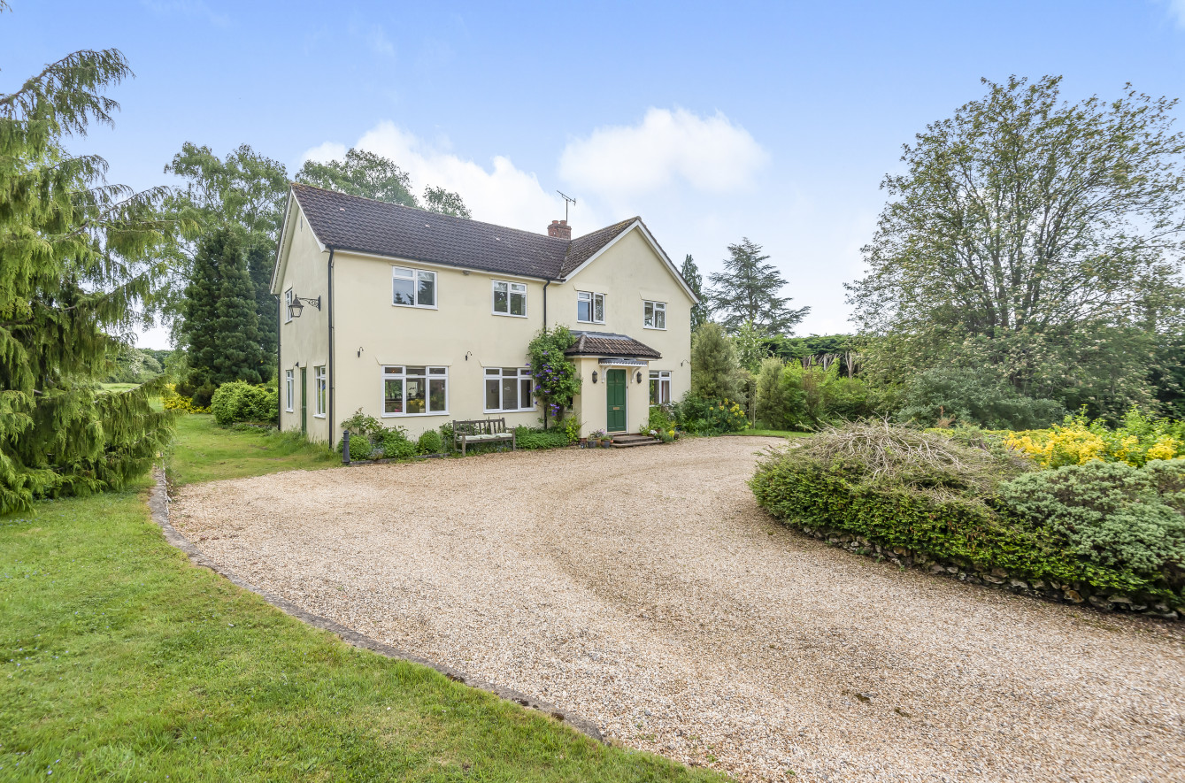 5 bedroom detached house for sale 0