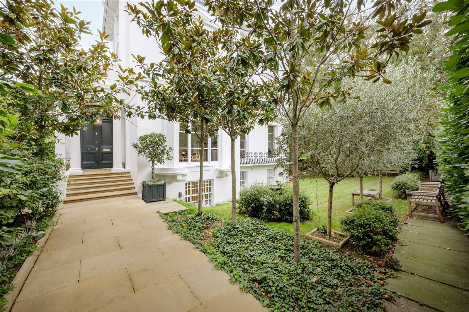 6 bedroom semi-detached house for sale 0