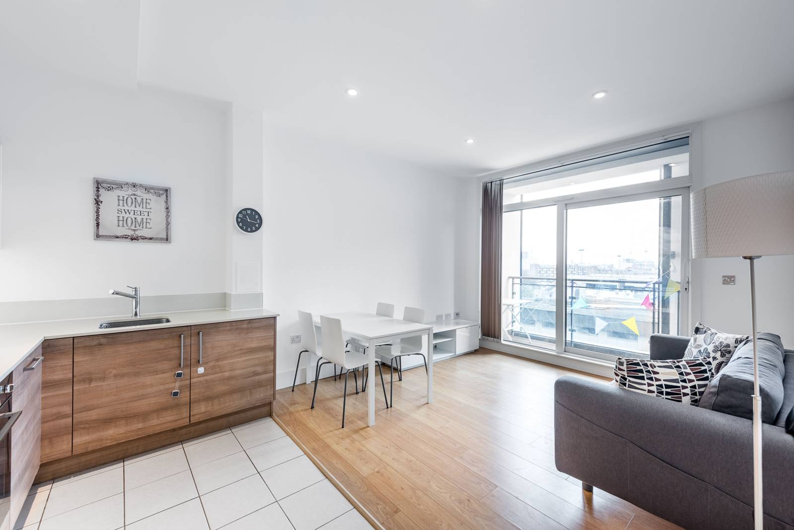 1-bed flat on Cornell Square, Vauxhall, £375,000