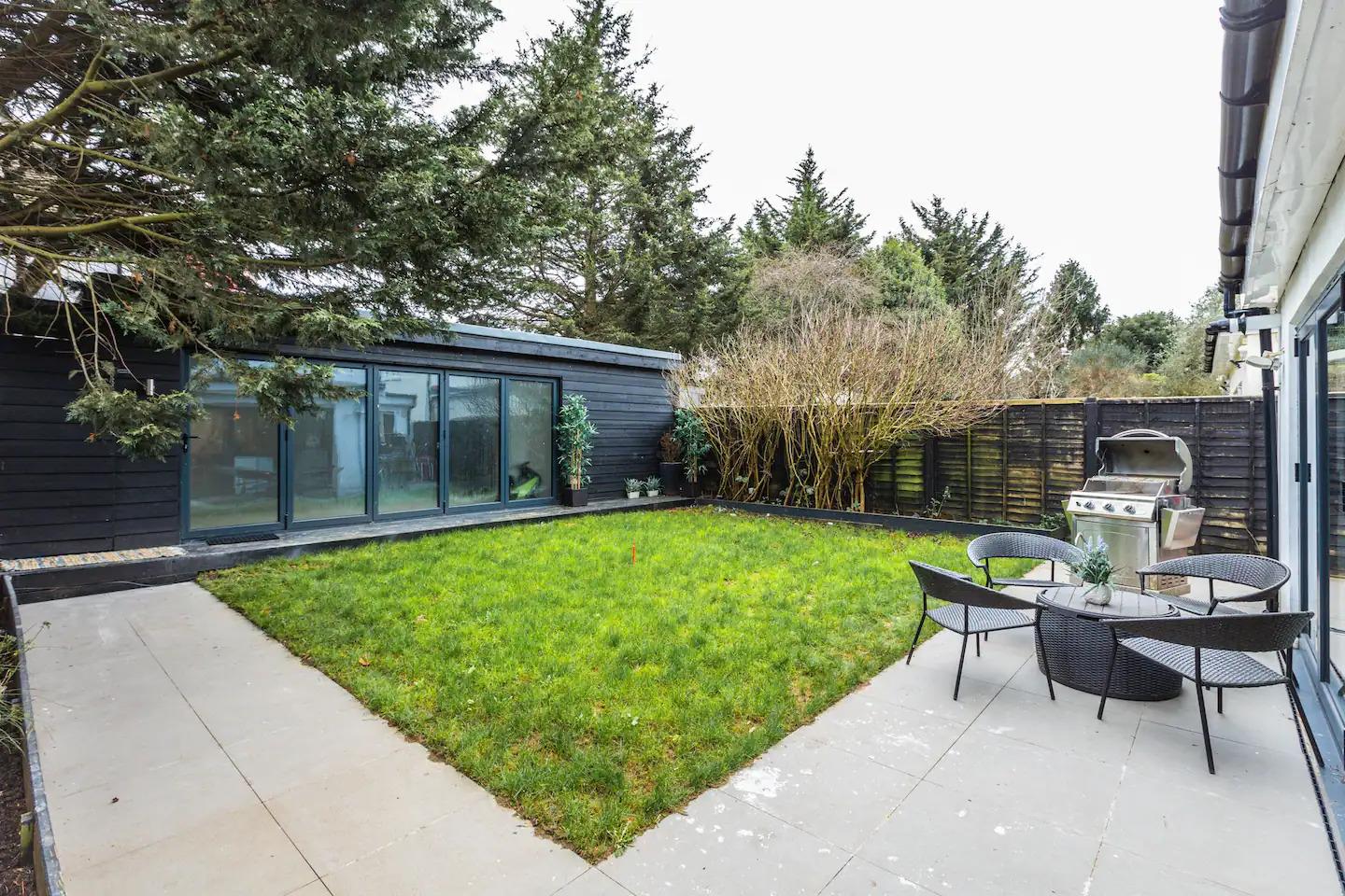 5 bedroom property for sale 0