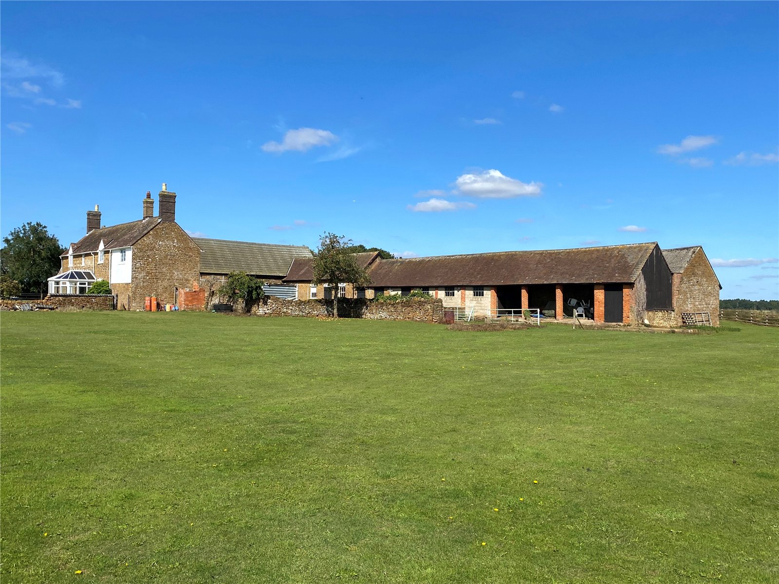 3 bedroom detached house for sale 0