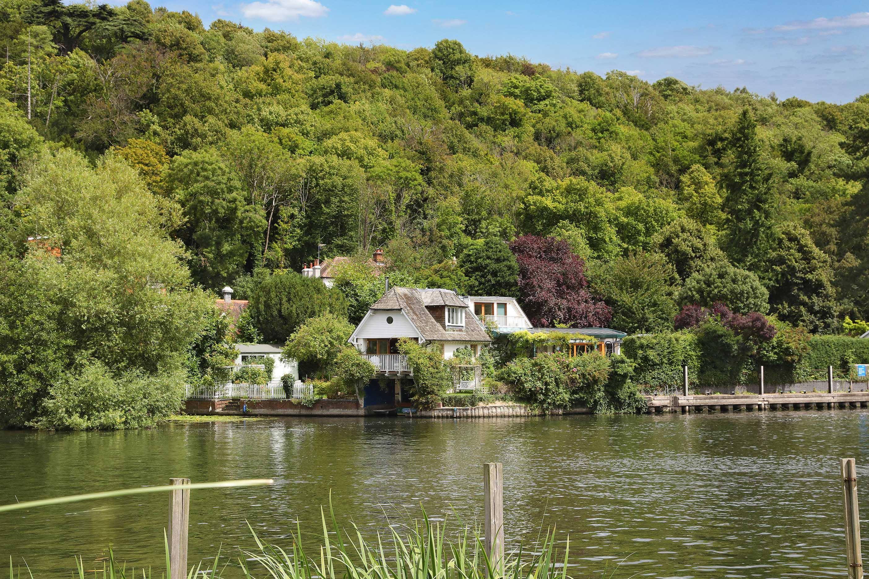 5 bedroom detached house for sale 0