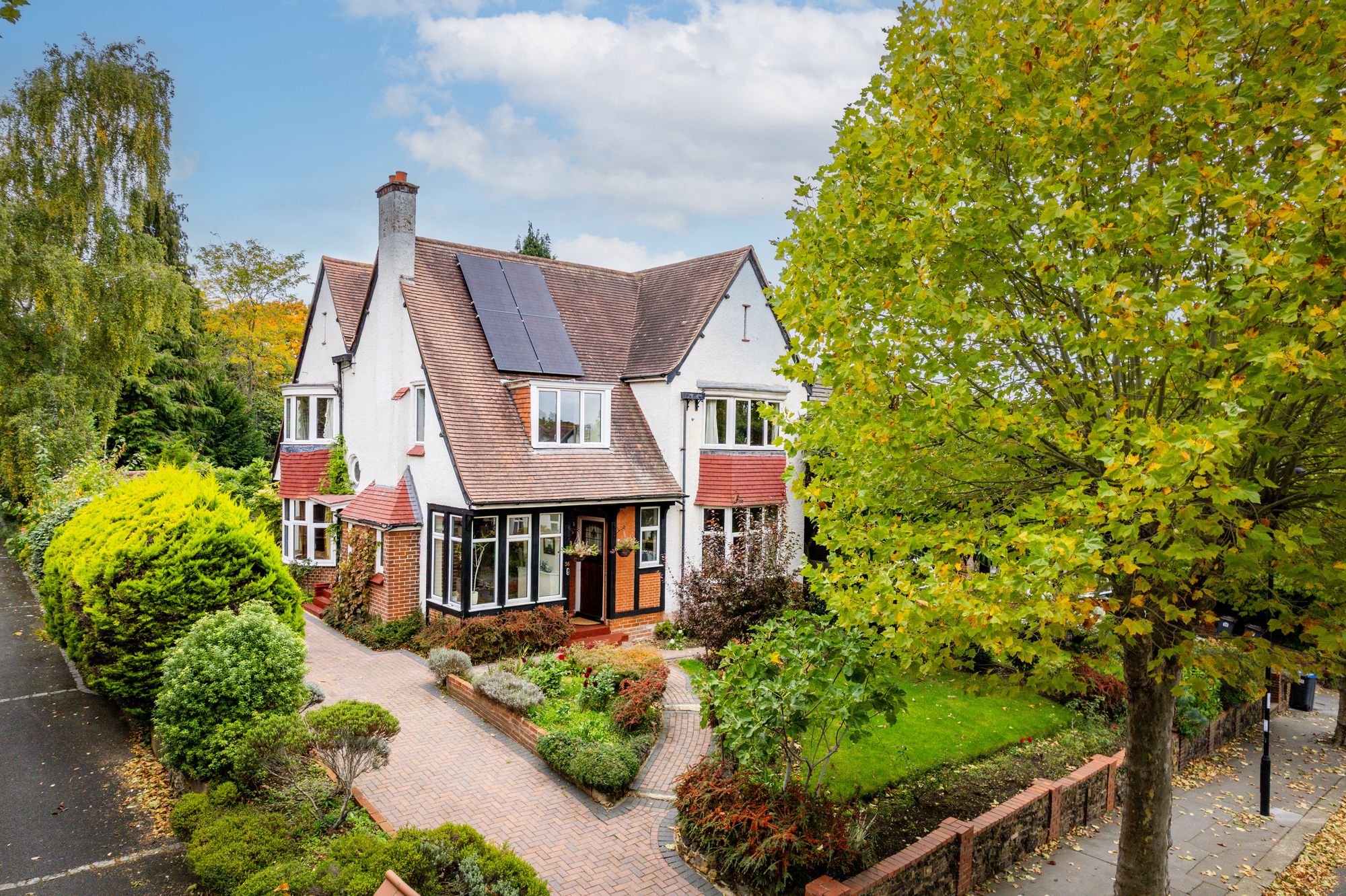 5 bedroom detached house for sale 0