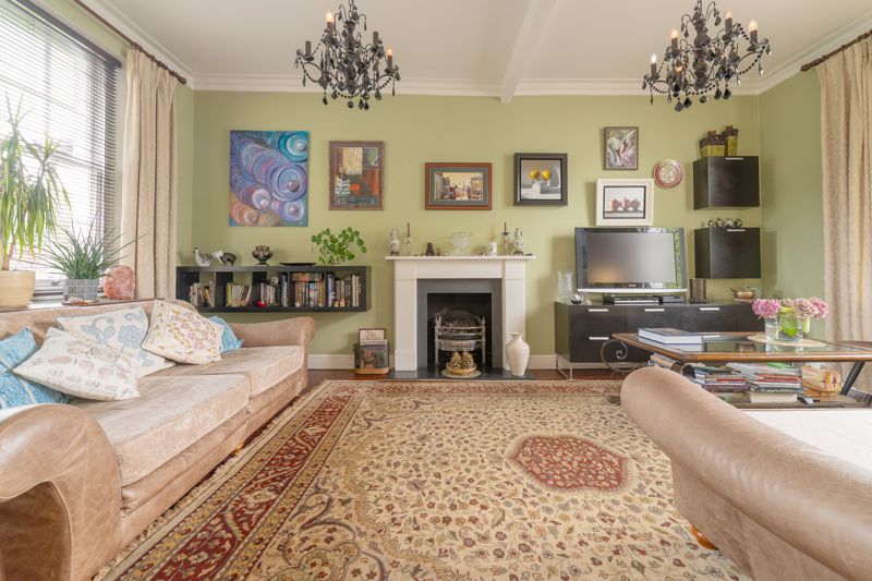 3 bedroom flat for sale 0