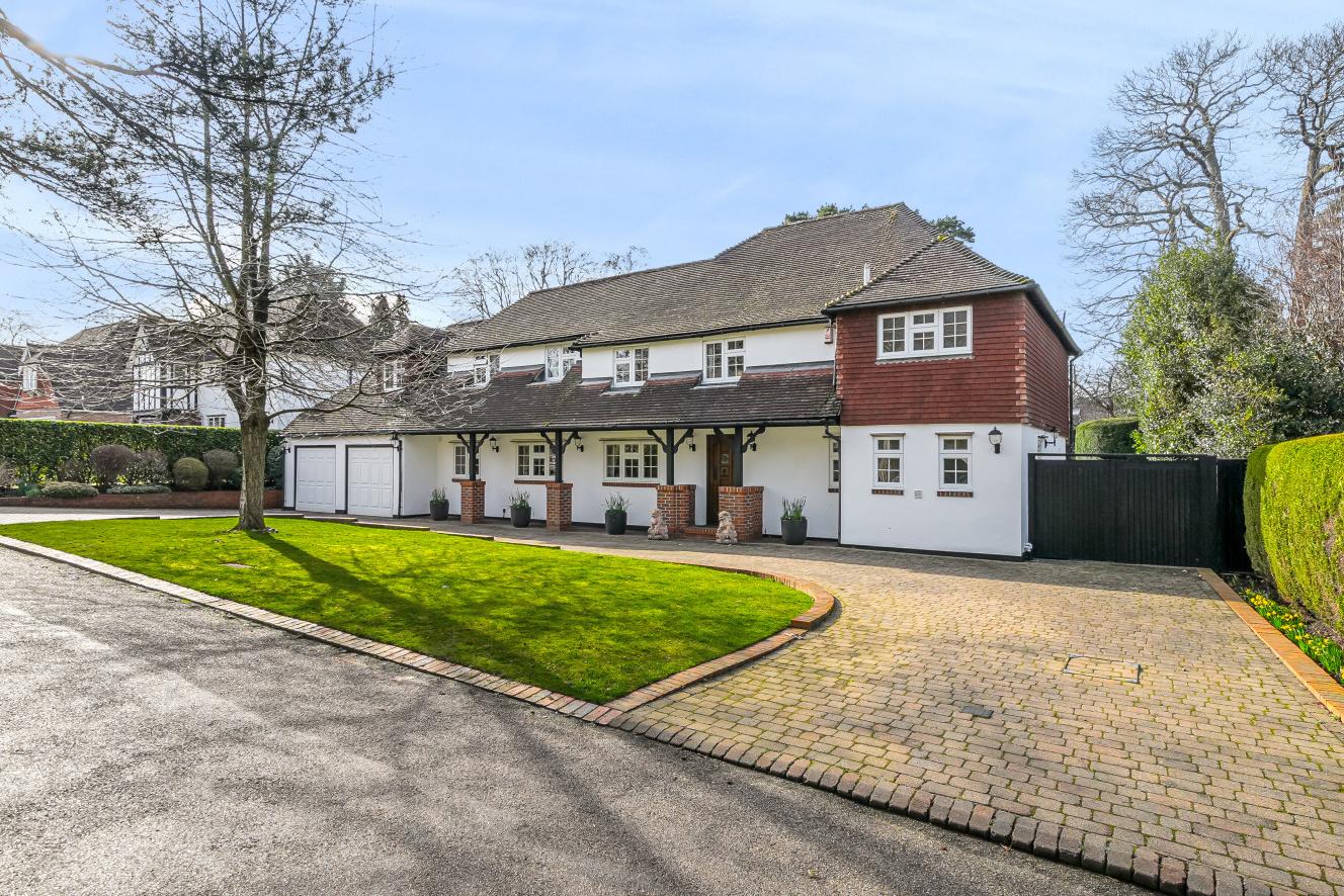 7 bedroom detached house for sale 0
