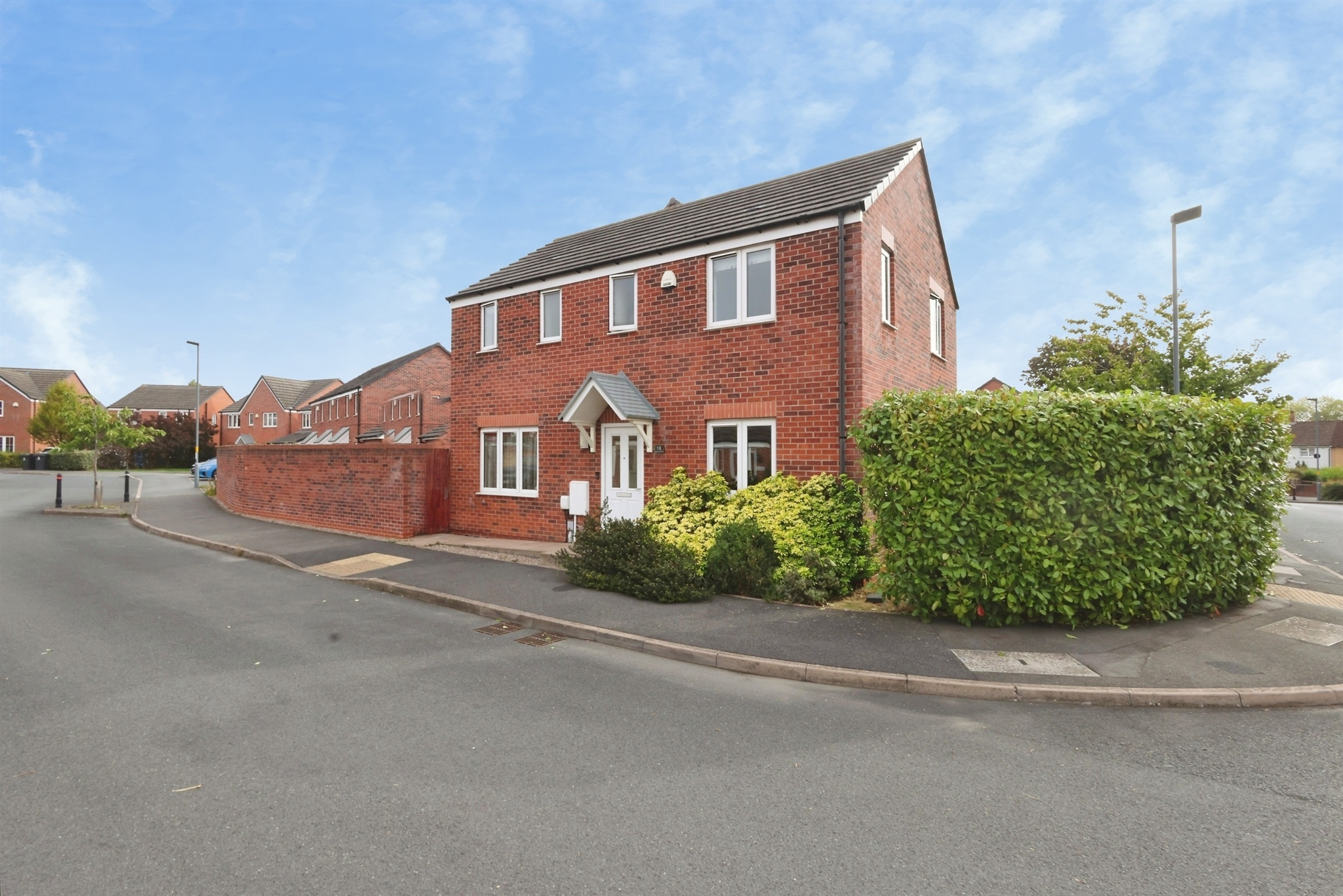 3 bed detached house for sale