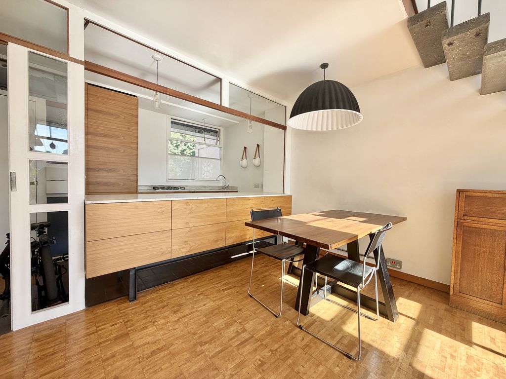 2-bed flat on 42 Hatfield House, Baltic West Street, London, £3,200/mo