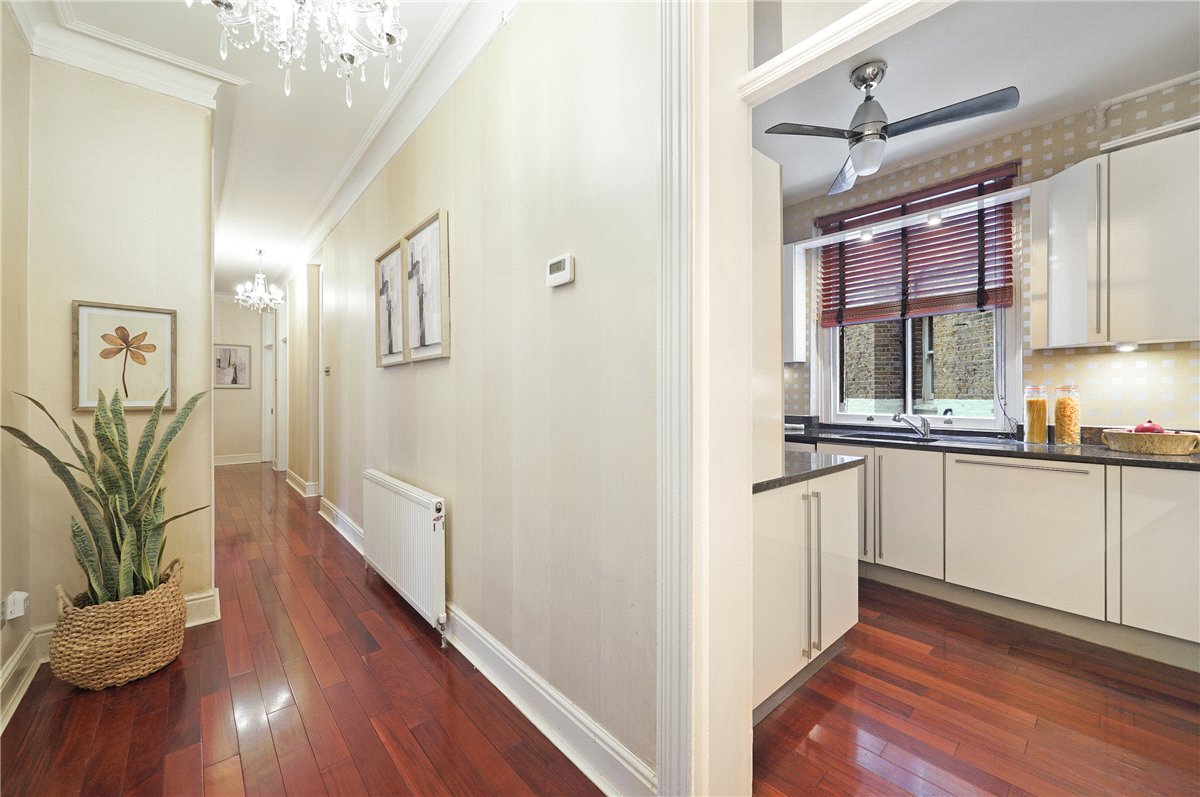3 bedroom flat for sale 0