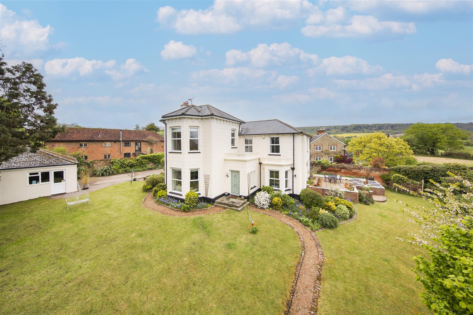 5 bedroom detached house for sale 0
