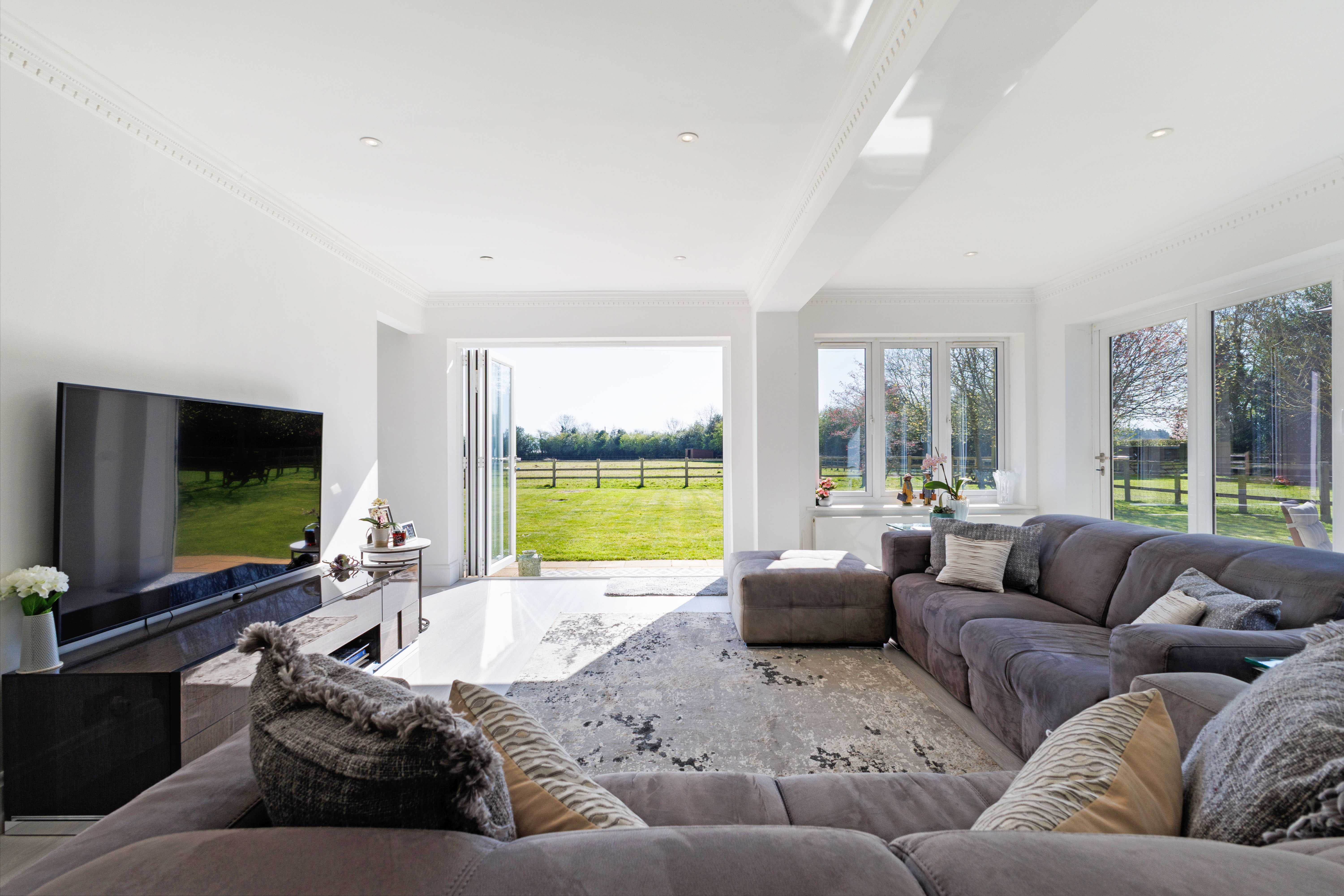 2 bedroom detached house for sale 0