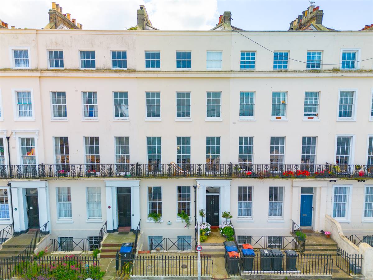 5 bedroom terraced house for sale 0