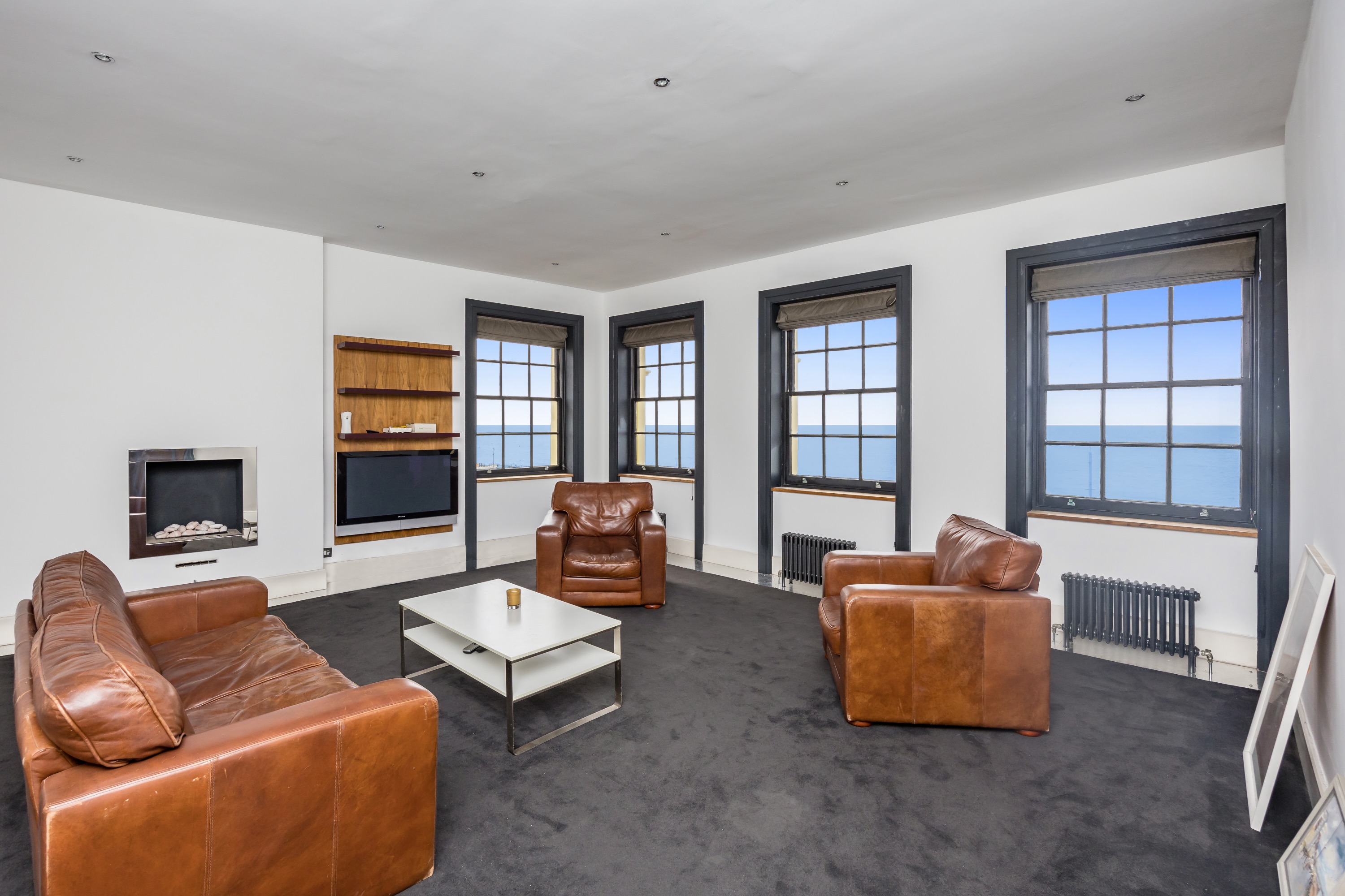 3 bedroom maisonette for sale 0